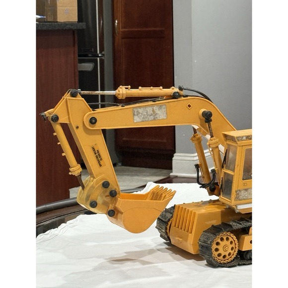 Vintage New Bright Caterpillar 225 Remote Control Excavator No Controller RC - Picture 8 of 10
